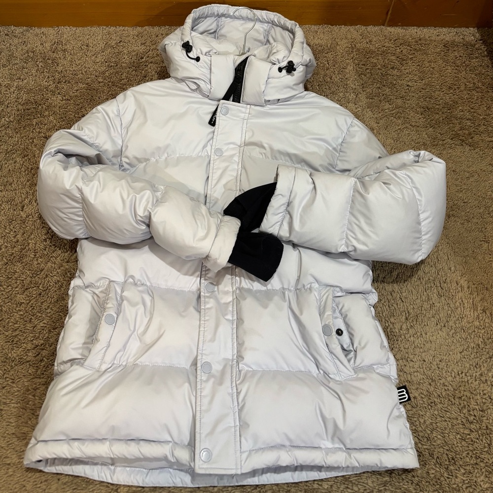 Aritzia The Super Puff - Very Light Gray (grayish white w/ blue hue) Size XS - Picture 9 of 16